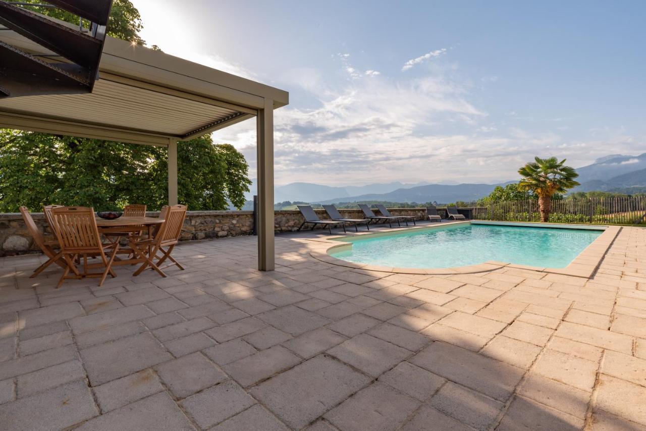 ラ・モット・セルヴォレックス Les Tours Carrees Bed & Breakfast エクステリア 写真